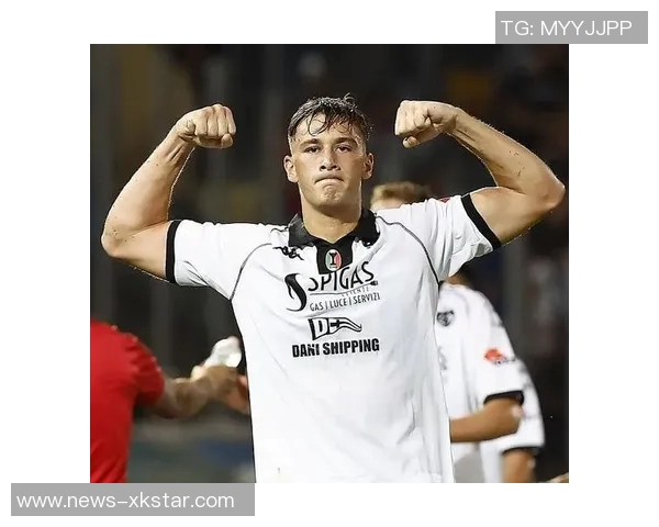 维耶里称赞埃斯波西托展现实力进球能力对前锋至关重要 维耶里称赞埃斯波西托展现实力进球能力对前锋至关重要